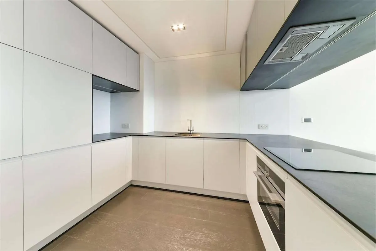 Amory Tower - High Rise Pinnacle London